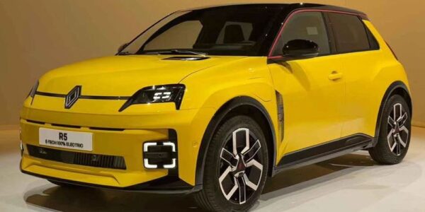 Renault 5 Electric Hatchback Car Leaks