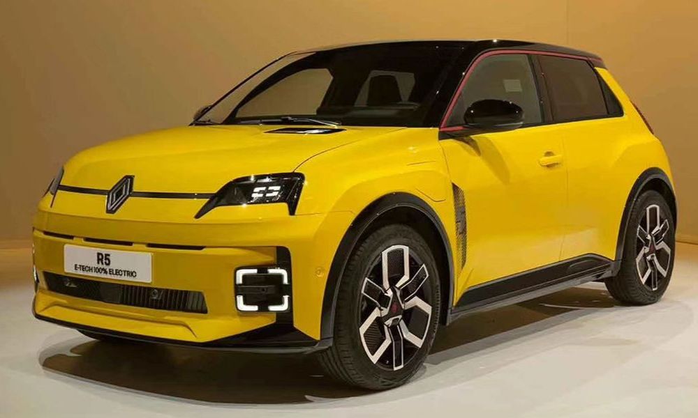 Renault 5 Electric Hatchback Car Leaks